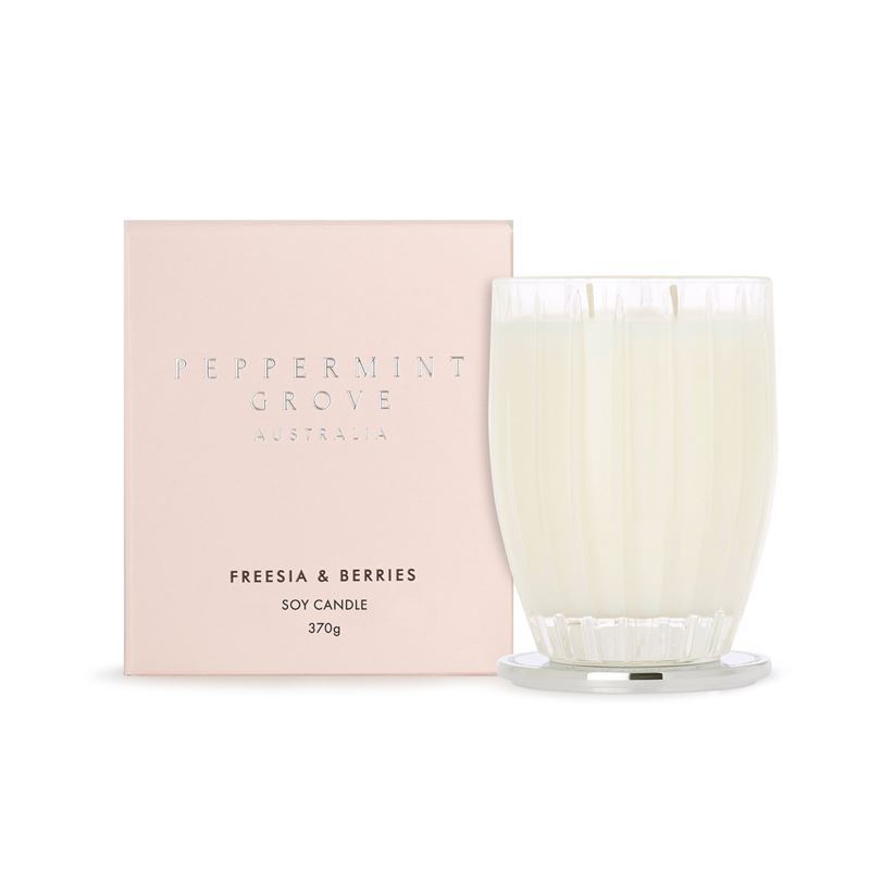 Peppermint Grove – Freesia & Berries Large Soy Candle 370g